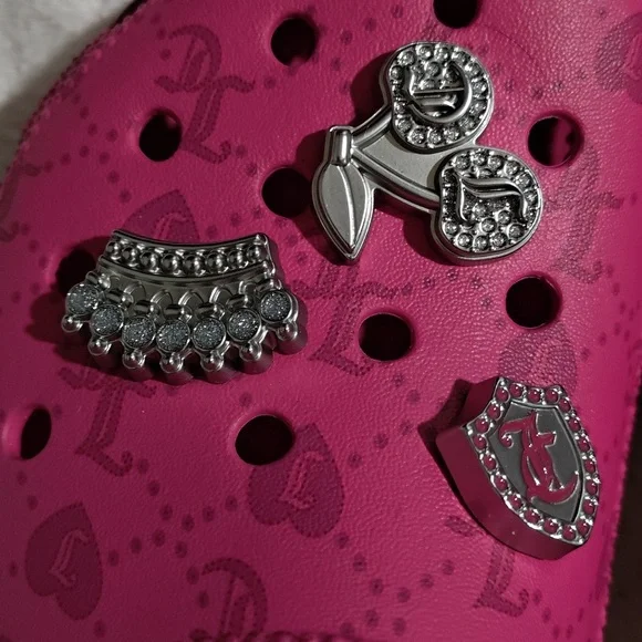 Crocs x Juicy Couture Limited Edition Classic Clogs, Women 8 / Men 6 - Picture 3 of 8